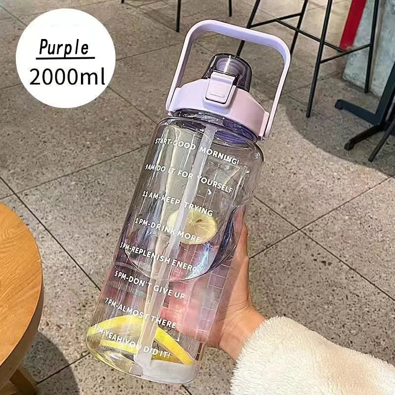 Gourde sport 2L avec paille – grande capacité, marqueur de temps & bouchon étanche