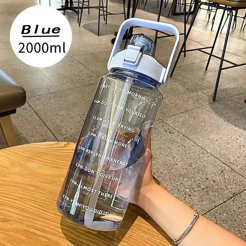 Gourde sport 2L avec paille – grande capacité, marqueur de temps & bouchon étanche