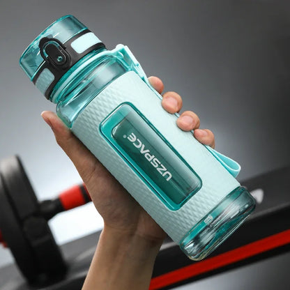 Gourde Sport UZSPACE – Tritan BPA Free – Bouchon Anti-Fuite & Infuseur Fruits